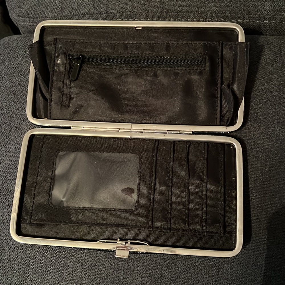 Hard shell wallet - Picture 2 of 3